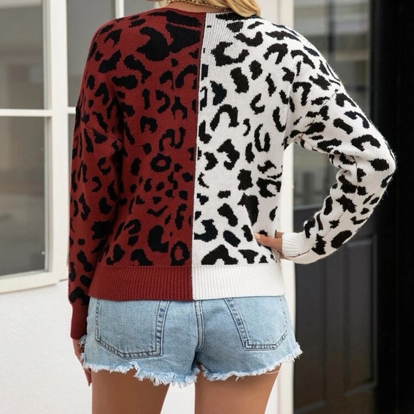 🆕NEW!🛍️Two-Tone Animal Print Sweater 🐾 - Picture 4 of 5